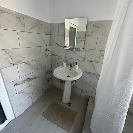 Serenity And 아파트 *