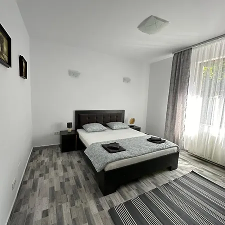 아파트 Serenity And *