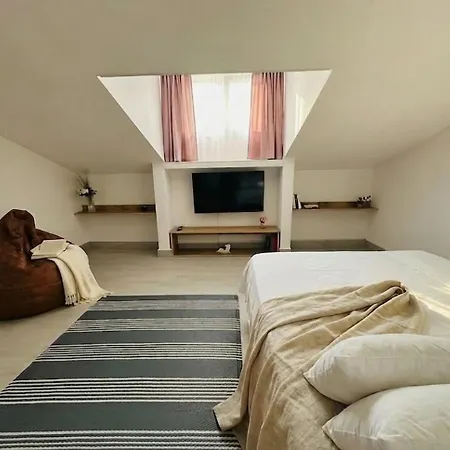 아파트 Serenity And